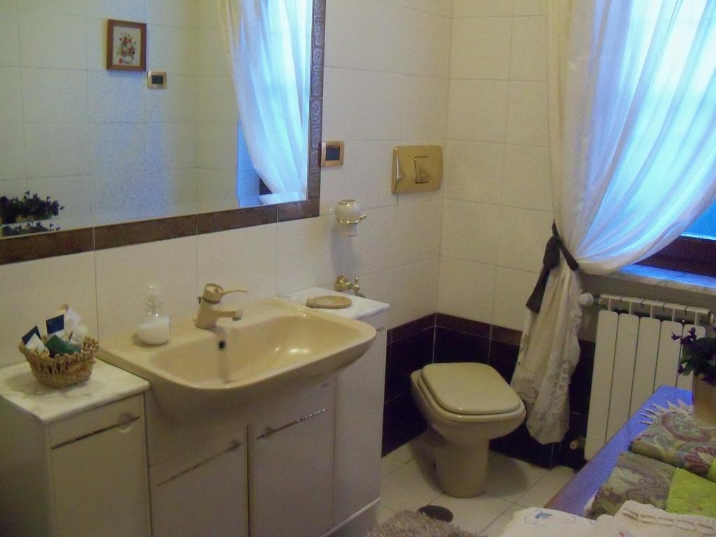 Tavernamici Anguillara Sabazia Kamer foto